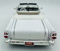 BUICK Roadmaster 1957 1:18 model Motormax 73152 biały