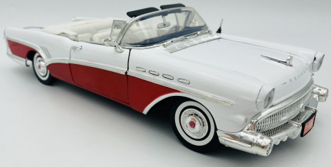 BUICK Roadmaster 1957 1:18 model Motormax 73152 biały BUICK Roadmaster 1957 1:18 model Motormax 73152 biały