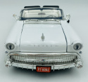 BUICK Roadmaster 1957 1:18 model Motormax 73152 biały