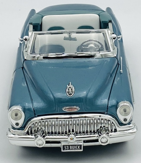 BUICK Skylark 1953 1:18 model Motormax 73129 BUICK Skylark 1953 1:18 model Motormax 73129