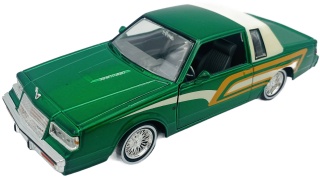 Buick Regal 3,8 SFI Turbo model 1:24 Motormax 79023