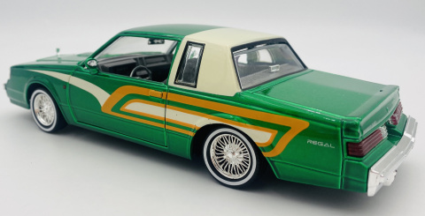 Buick Regal 3,8 SFI Turbo model 1:24 Motormax 79023 Buick Regal 3,8 SFI Turbo model 1:24 Motormax 79023