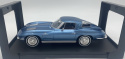CHEVROLET Corvette Stingray C2 1963 model 1/24 WhiteBox 124232 niebieski CHEVROLET Corvette Stingray C2 1963 model 1/24 WhiteBox 124232 niebieski