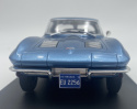 CHEVROLET Corvette Stingray C2 1963 model 1/24 WhiteBox 124232 niebieski CHEVROLET Corvette Stingray C2 1963 model 1/24 WhiteBox 124232 niebieski