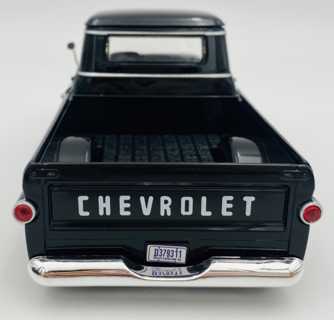 Chevy Apache Fleetside Pickup 1:24 Motormax 79311 czarny Chevy Apache Fleetside Pickup 1:24 Motormax 79311 czarny