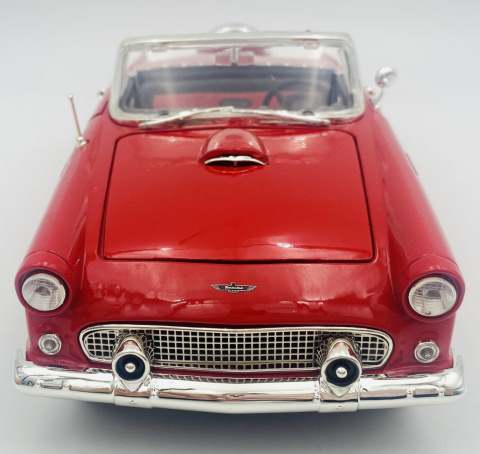 Ford Thunderbird convertible 1956 1:18 model Motormax 73173 czerwony Ford Thunderbird convertible 1956 1:18 model Motormax 73173 czerwony