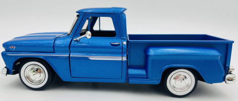 GMC C1000 Fenderside Pickup 1:24 Motormax 79379 niebieski GMC C1000 Fenderside Pickup 1:24 Motormax 79379 niebieski