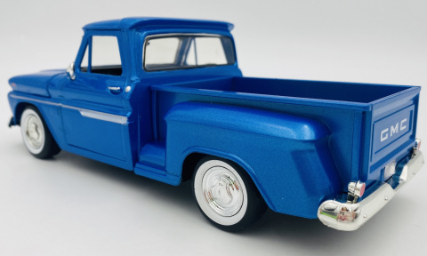 GMC C1000 Fenderside Pickup 1:24 Motormax 79379 niebieski GMC C1000 Fenderside Pickup 1:24 Motormax 79379 niebieski