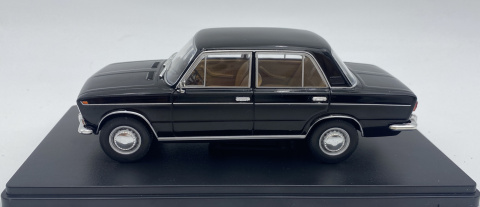 Lada Łada 1500 1977 model METAL 124237 WhiteBox 1:24 czarny Lada Łada 1500 1977 model METAL 124237 WhiteBox 1:24 czarny