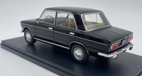 Lada Łada 1500 1977 model METAL 124237 WhiteBox 1:24 czarny Lada Łada 1500 1977 model METAL 124237 WhiteBox 1:24 czarny