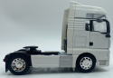 MAN TGX ciągnik siodłowy model WELLY 32650 metal 1:32 biały MAN TGX ciągnik siodłowy model WELLY 32650 metal 1:32 biały