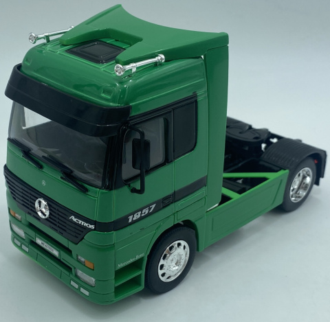 Mercedes Benz Actros 1857 ciągnik siodłowy model WELLY 32280 metal 1:32 Mercedes Benz Actros 1857 ciągnik siodłowy model WELLY 32280 metal 1:32