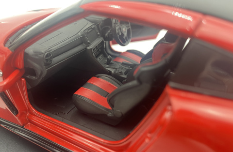 NISSAN GT-R Nismo R35 2021 model 124231 WhiteBox 1:24 czerwony NISSAN GT-R Nismo R35 2021 model 124231 WhiteBox 1:24 czerwony