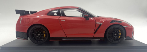 NISSAN GT-R Nismo R35 2021 model 124231 WhiteBox 1:24 czerwony NISSAN GT-R Nismo R35 2021 model 124231 WhiteBox 1:24 czerwony