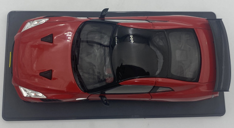NISSAN GT-R Nismo R35 2021 model 124231 WhiteBox 1:24 czerwony NISSAN GT-R Nismo R35 2021 model 124231 WhiteBox 1:24 czerwony