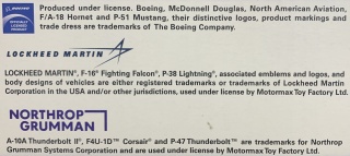 Samolot F-16 Fighting Falcon duży model podstawka METAL Motormax biały z uzbrojeniem