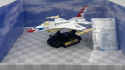 Samolot F-16 Fighting Falcon duży model podstawka METAL Motormax biały z uzbrojeniem