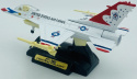 Samolot F-16 Fighting Falcon duży model podstawka METAL Motormax biały z uzbrojeniem