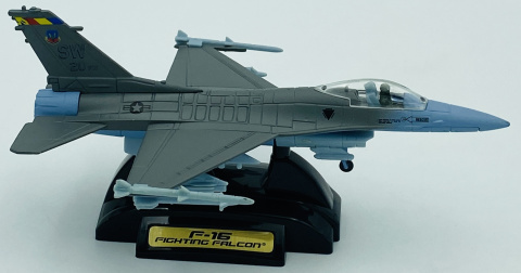 Samolot F-16 Fighting Falcon duży model podstawka METAL Motormax z uzbrojeniem Samolot F-16 Fighting Falcon duży model podstawka METAL Motormax z uzbrojeniem