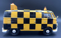 VW Type 2 (T1) Airport Runway Follow Me model 1:24 Motormax 79572