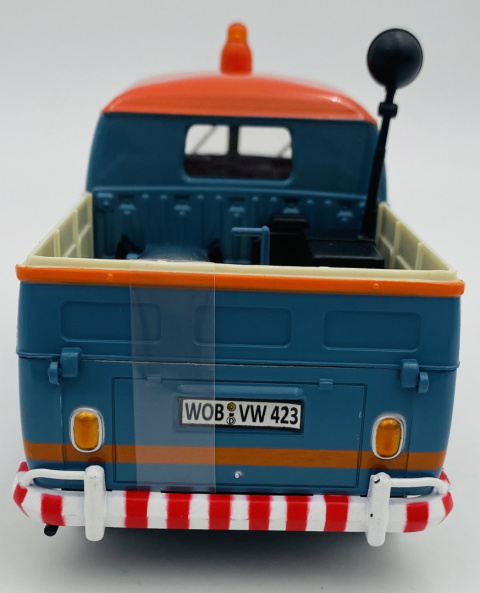 VW Type 2 T1 Service Pickup model 1:24 Motormax 79555 VW Type 2 T1 Service Pickup model 1:24 Motormax 79555