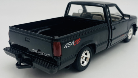 Chevrolet 454 SS Pickup 1:24 Motormax 73203 czarny Chevrolet 454 SS Pickup 1:24 Motormax 73203 czarny