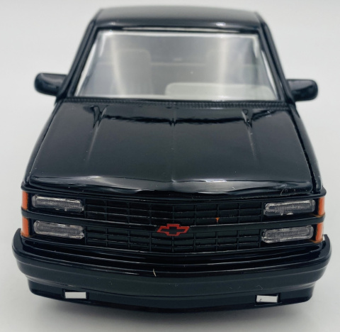 Chevrolet 454 SS Pickup 1:24 Motormax 73203 czarny Chevrolet 454 SS Pickup 1:24 Motormax 73203 czarny