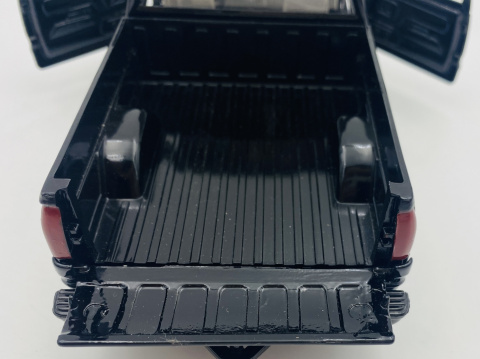 Chevrolet 454 SS Pickup 1:24 Motormax 73203 czarny Chevrolet 454 SS Pickup 1:24 Motormax 73203 czarny