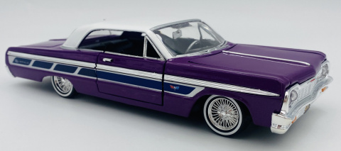 Chevrolet Impala 1964 1:24 Motormax 79021 fioletowy Chevrolet Impala 1964 1:24 Motormax 79021 fioletowy