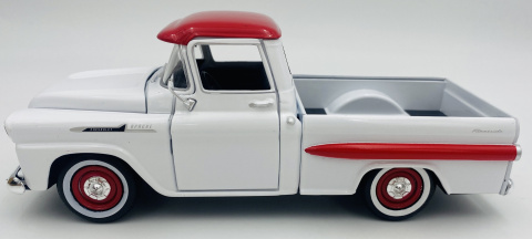 Chevy Apache Fleetside Pickup 1:24 Motormax 79311 biały - czerwony dach Chevy Apache Fleetside Pickup 1:24 Motormax 79311 biały - czerwony dach