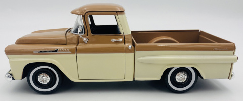 Chevy Apache Fleetside Pickup 1:24 Motormax 79311 brązowy Chevy Apache Fleetside Pickup 1:24 Motormax 79311 brązowy
