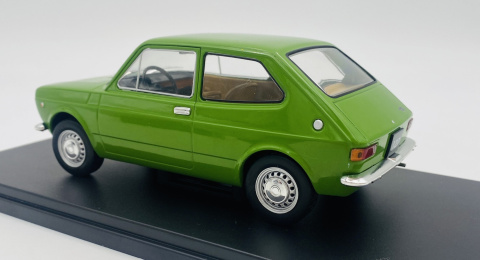 FIAT 127 (1971) model WB124236 METAL WhiteBox 1:24 zielony FIAT 127 (1971) model WB124236 METAL WhiteBox 1:24 zielony