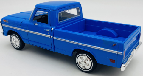 Ford F-100 Pickup 1972 1:24 Motormax 79384 niebieski Ford F-100 Pickup 1972 1:24 Motormax 79384 niebieski