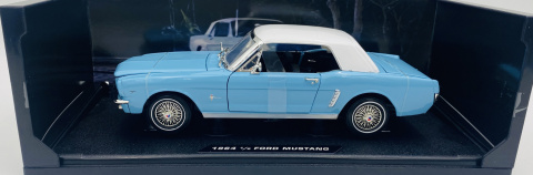 Ford Mustang 1/2 1964 hard top Bond Thunderball model 1:18 Motormax 79834 Ford Mustang 1/2 1964 hard top Bond Thunderball model 1:18 Motormax 79834