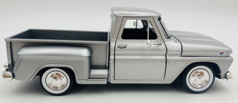 GMC C1000 Fenderside 1966 Pickup 1:24 Motormax 79379 srebrny GMC C1000 Fenderside 1966 Pickup 1:24 Motormax 79379 srebrny