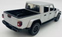 Jeep GLADIATOR Overland 2021 1:27 Motormax 79365 srebrny
