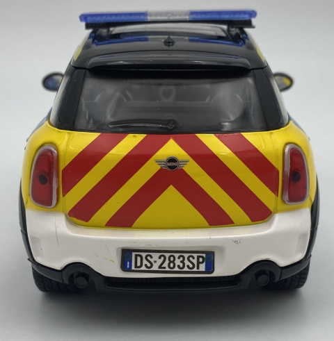 MINI Cooper S Countryman Police Policja model 1:24 Motormax 79751 MINI Cooper S Countryman Police Policja model 1:24 Motormax 79751