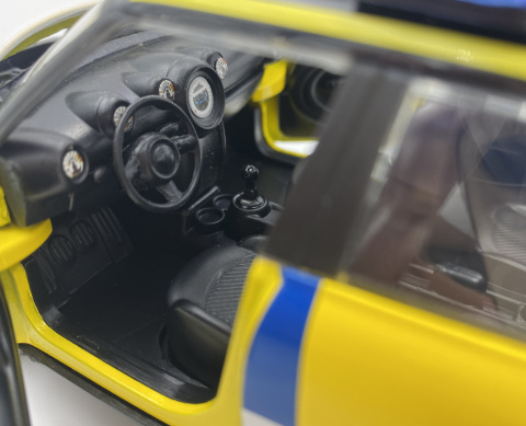 MINI Cooper S Countryman Police Policja model 1:24 Motormax 79751 MINI Cooper S Countryman Police Policja model 1:24 Motormax 79751