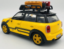 MINI Cooper S Countryman z bagażkiem dachowym model 1:24 Motormax 79752