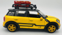 MINI Cooper S Countryman z bagażkiem dachowym model 1:24 Motormax 79752