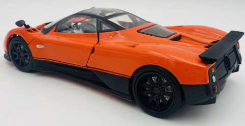 PAGANI Zonda F 1:18 model Motormax 79159 pomarańczowy PAGANI Zonda F 1:18 model Motormax 79159 pomarańczowy