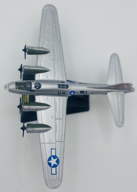 Samolot Boeing B-17 Flying Fortress model podstawka METAL Motormax Samolot Boeing B-17 Flying Fortress model podstawka METAL Motormax