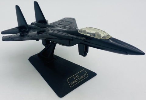 Samolot Boeing F-15 Strike Eagle model podstawka METAL Motormax czarny Samolot Boeing F-15 Strike Eagle model podstawka METAL Motormax czarny