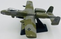Samolot Fairchild Republic A-10 Thunderbolt model podstawka METAL Motormax