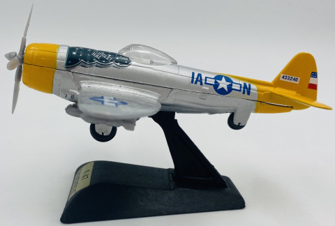Samolot Republic P-47 Thunderbolt "Jug" model podstawka METAL Motormax Samolot Republic P-47 Thunderbolt "Jug" model podstawka METAL Motormax