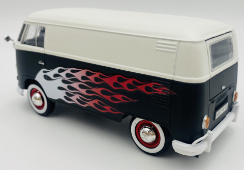 VW Type 2 T1 Hot Rod 1:24 Motormax 79566 płomienie VW Type 2 T1 Hot Rod 1:24 Motormax 79566 płomienie