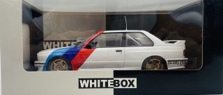 BMW M3 E30 (1989) model WB124244 METAL WhiteBox 1:24 biały