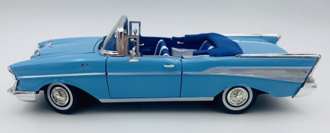Chevrolet Bel Air 1957 1:18 model Motormax 73175 niebieski Chevrolet Bel Air 1957 1:18 model Motormax 73175 niebieski