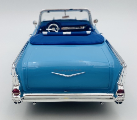 Chevrolet Bel Air 1957 1:18 model Motormax 73175 niebieski Chevrolet Bel Air 1957 1:18 model Motormax 73175 niebieski