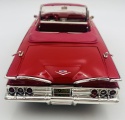 Chevrolet Impala 1960 1:18 Motormax 73110 czerwony